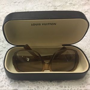 COPY - LOUIS VUITTON Obsession Carre Sunglasses